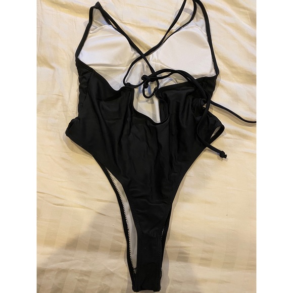 NEVER WORN Black One Piece Swimsuit - Size Large - Picture 3 of 7